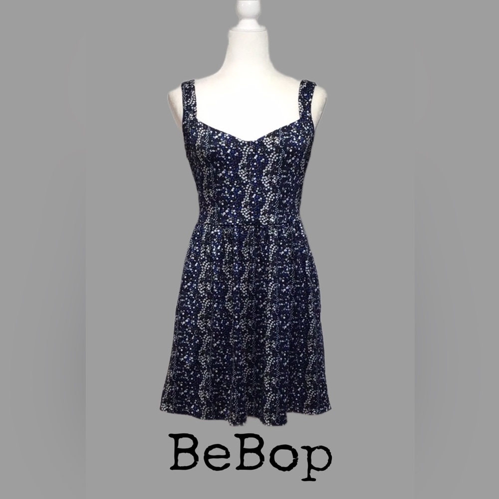 BeBop Sweetheart Neckline Summer Dress, Blue and‎ White Floral, Stretchy, Size M